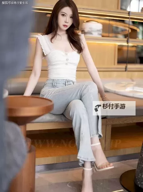 张筱雨的图片:展现优雅与魅力的经典瞬间图1