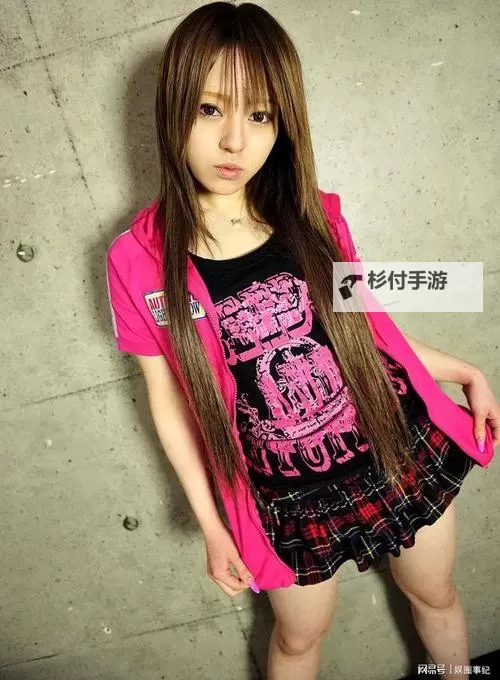 樱井莉亚在线:最新动态与精彩瞬间回顾图1