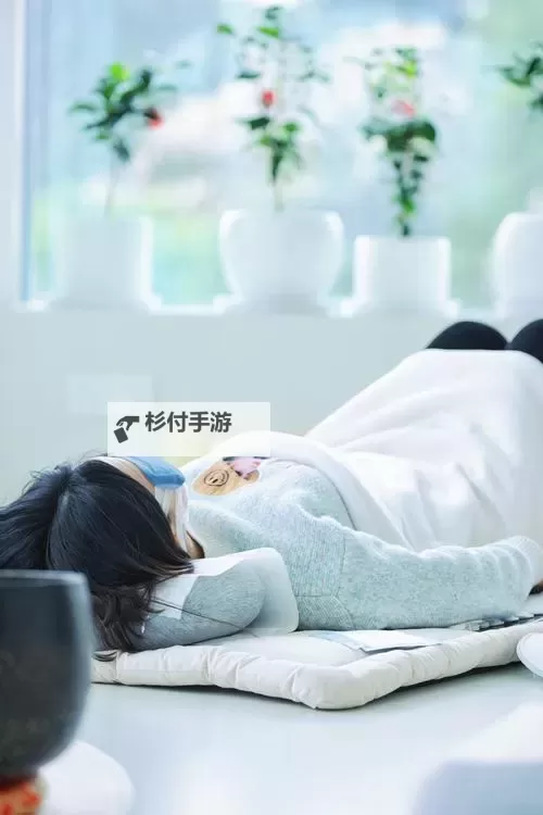 在被子里怎么自己玩自己无声：深度放松与自我探索的秘密图1