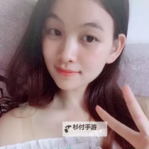 婷婷插艺术:展现优雅与创意的精彩瞬间图1