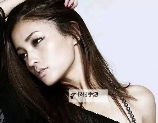 日本成熟女jappadenenxxxx：探索成熟魅力的全新风尚图1