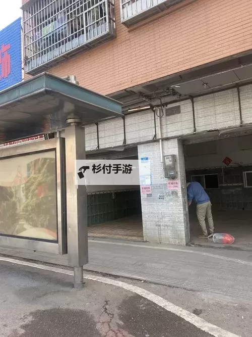 装不下已经流出来了好烫公交车:尴尬时刻引发的热议图1