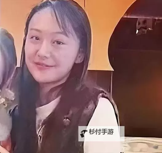 郑爽全程素颜直播引网友热议 展现最真实的一面图1