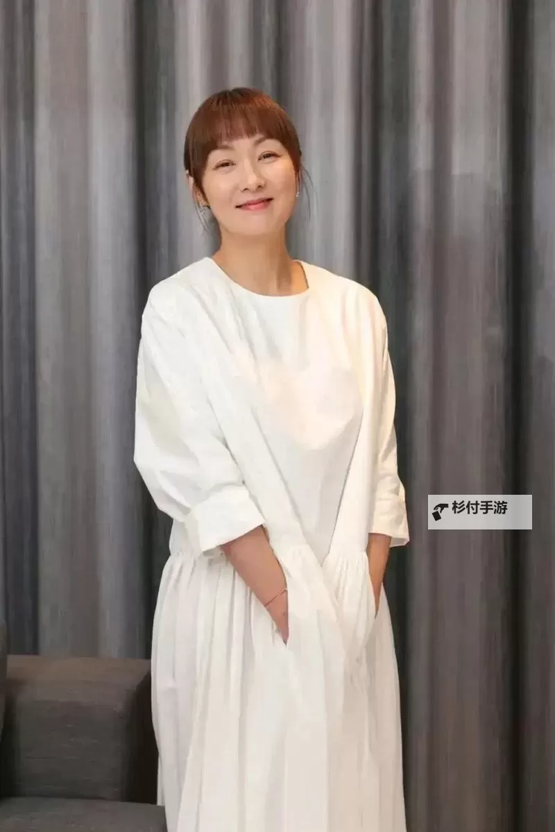 郑家榆艺术照：展现优雅魅力的唯美瞬间图1