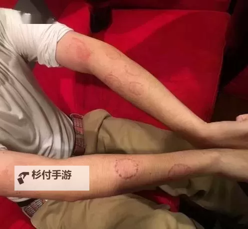 走一步故意深深地撞咬上那点：爱与冲突的微妙交锋图1