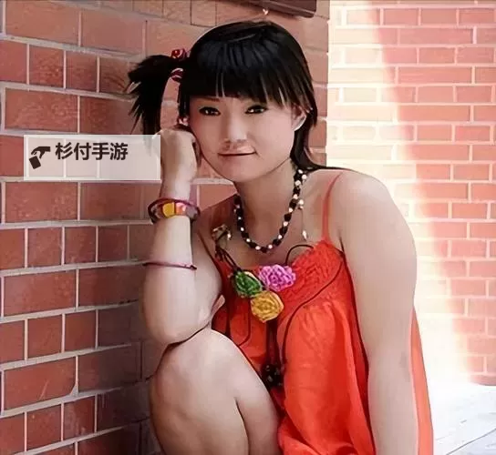 探索极致美感：最大胆人体艺术摄影的视觉盛宴图1