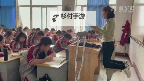 在教室里把跳d开到最大：一场意想不到的精彩冒险图1