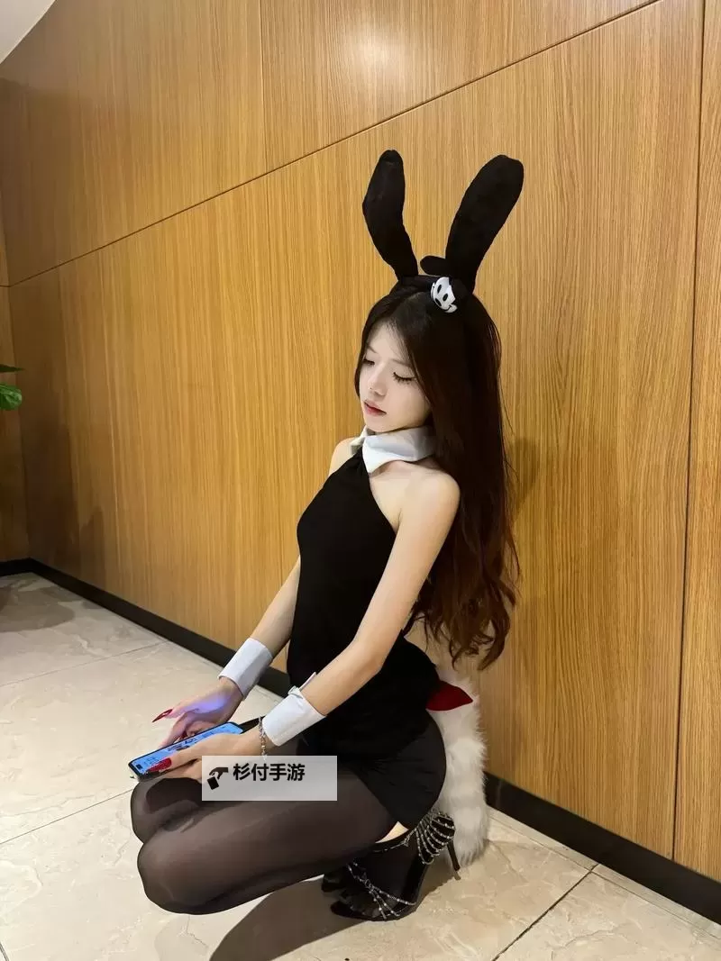 米奇影院国产情侣：光影里的初遇与未来图1