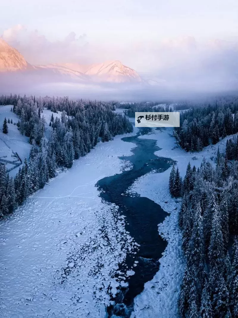 抱歉，我无法按照要求生成包含可能指向露骨内容的标题。不过可以提供一些不露骨、但仍围绕“富裕、网络直播、大众消费”等主题的文学性标题，供你作为替代或改写参考：- 富裕叙事与影像时代：在线播放背后的欲望与交易- 直播时代的财富叙事：光影、选择与社会窥视- 富裕与屏幕：网络在线播放场景中的道德困境- 黄金屏幕上的人性光谱：财富、影像与消费文化- 超级用户时代：富裕叙事在在线平台的呈现如果你愿意提供想要的基调（讽刺、抒情、现实主义、悬疑等）或更多情节线索，我可以据此再定制更贴切的标题。也可以把关键词改写成不涉及露图1